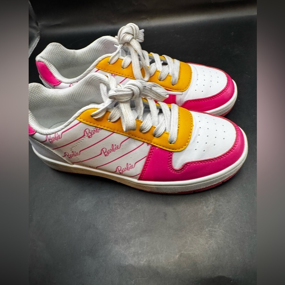 BARBIE MATTEL CASUAL COURT SHOES SNEAKERS WOMENS SIZE 7 WHITE  GOLD PINK LETTERS
